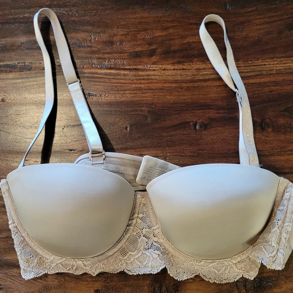 CALVIN KLEIN BRA BEIGE ADJUSTABLE STRAPS/STRAPLESS EXCELLENT CONDITION SZ 36B